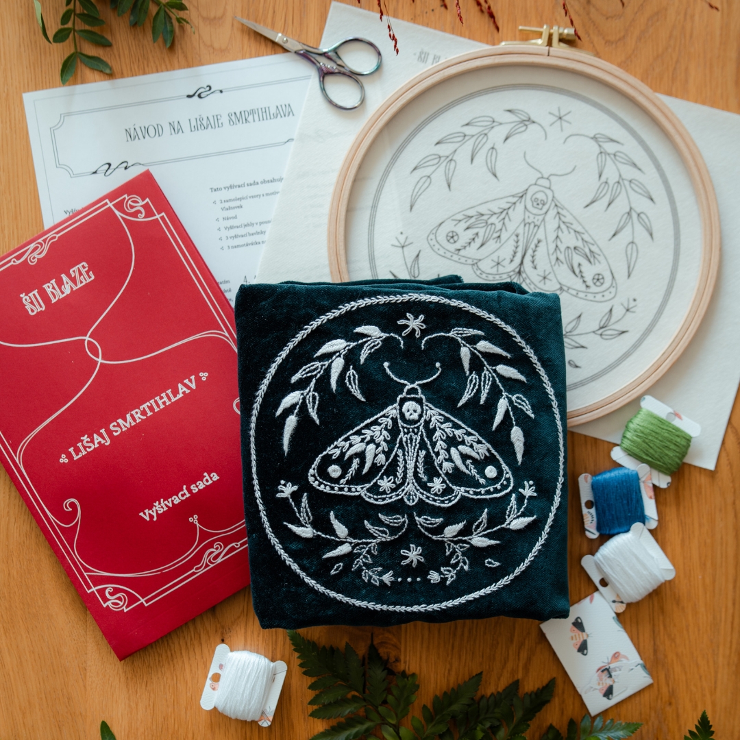 Vyšívací sada Lišaj smrtihlav